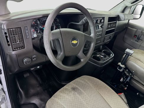 Used 2021 Chevrolet Express 2500 RWD image 19
