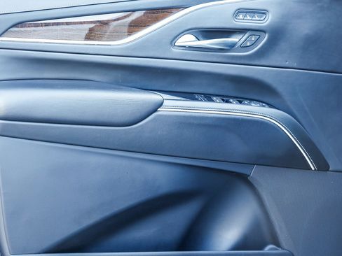 Used 2021 Cadillac Escalade ESV Premium Luxury Platinum image 22