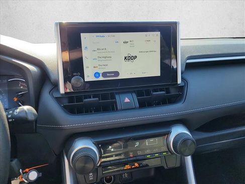 Used 2023 Toyota RAV4 LE image 22