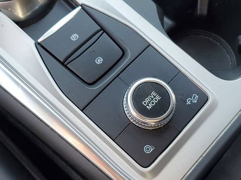 Used 2023 Ford Explorer XLT w/ Equipment Group 202A AWD/4WD image 34
