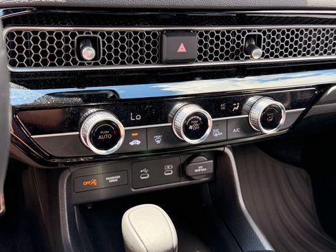 Used 2025 Honda Civic Sport image 19