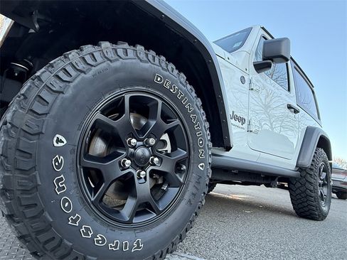 Used 2022 Jeep Wrangler Willys image 10