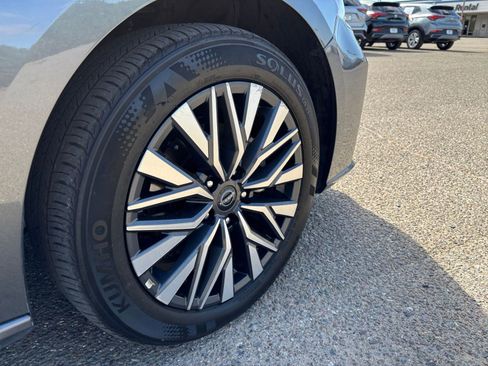 Used 2025 Nissan Altima 2.5 SV FWD image 31