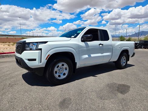 Used 2022 Nissan Frontier S w/ Technology Package RWD image 3