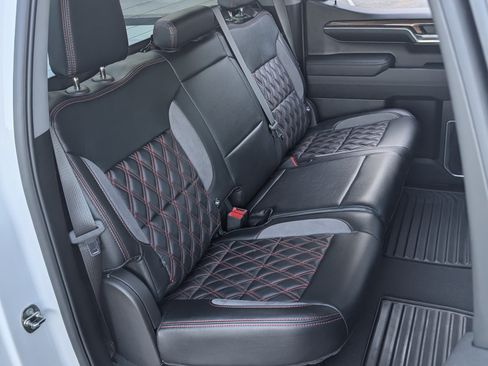 Used 2024 Chevrolet Silverado 1500 LT RWD image 19