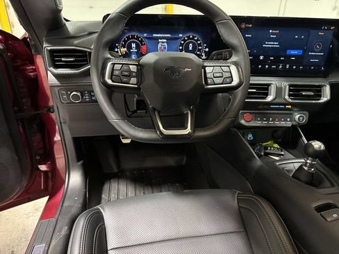 Used 2025 Ford Mustang GT Premium RWD image 11