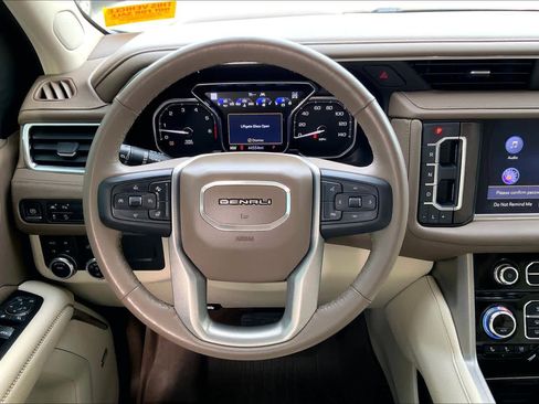 Used 2021 GMC Yukon Denali w/ LPO, Illumination Package image 6
