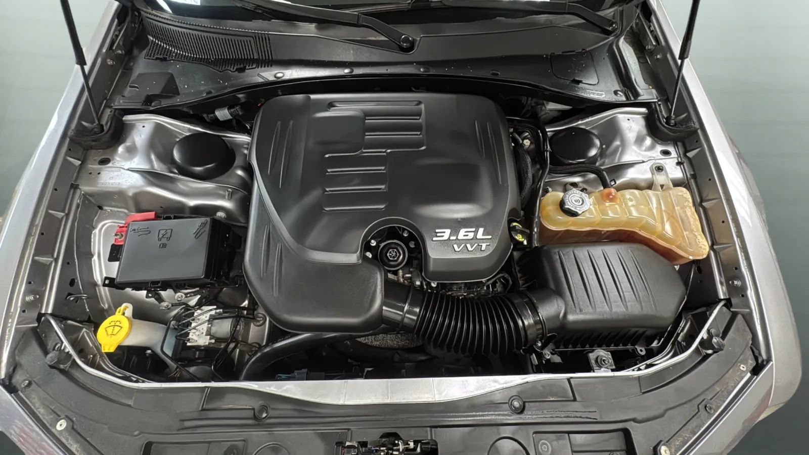 Used 2018 Chrysler 300 Limited w/ Safetytec Plus Group AWD/4WD image 21