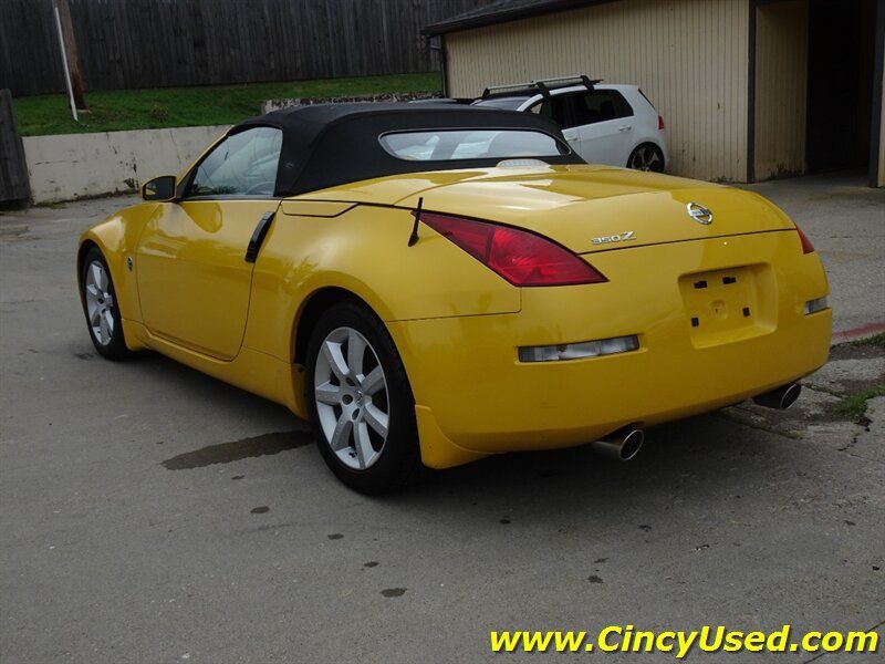 Used 2005 Nissan 350Z Enthusiast RWD image 9