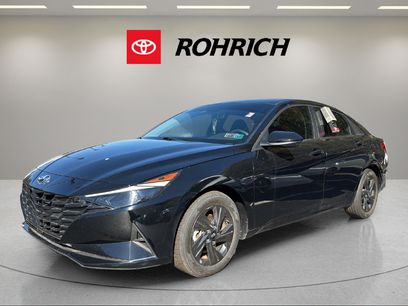 Used 2023 Hyundai Elantra SEL w/ Cargo Package