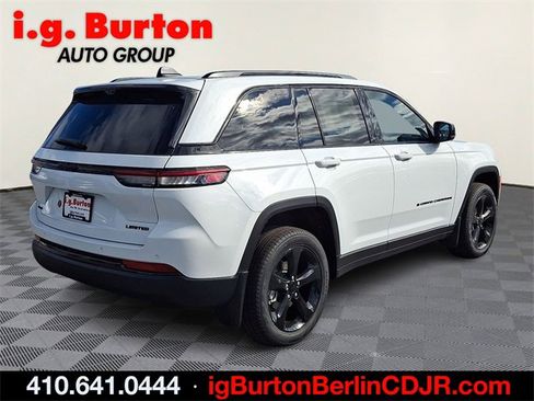 New 2025 Jeep Grand Cherokee Limited w/ Luxury Tech Group II image 4