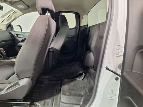 Used 2022 Chevrolet Colorado LT w/ Fleet Safety Package RWD image 11