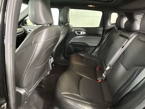 Used 2024 Jeep Compass Latitude w/ Sun and Sound Group AWD/4WD image 27