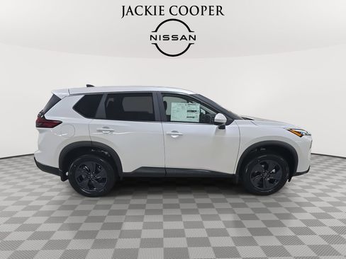 New 2026 Nissan Rogue SV w/ Cold Weather Package FWD image 4