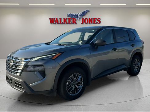 Used 2024 Nissan Rogue S image 7