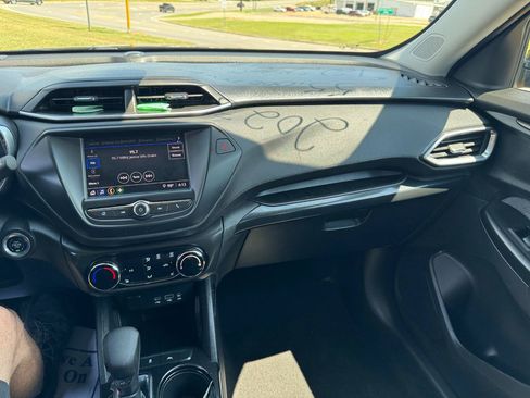 Used 2023 Chevrolet TrailBlazer LT FWD image 25