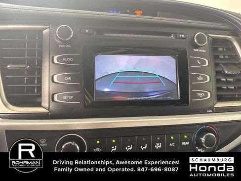 Used 2019 Toyota Highlander LE AWD/4WD image 8