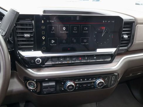 Used 2025 GMC Sierra 1500 SLT AWD/4WD image 17