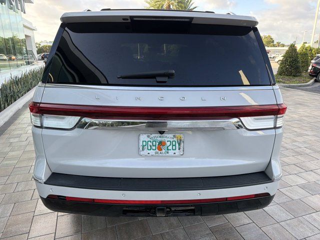 Used 2022 Lincoln Navigator Reserve AWD/4WD image 3