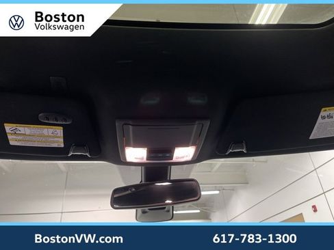 Used 2019 Ford Explorer Platinum image 25