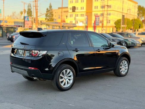 Used 2018 Land Rover Discovery Sport SE image 15