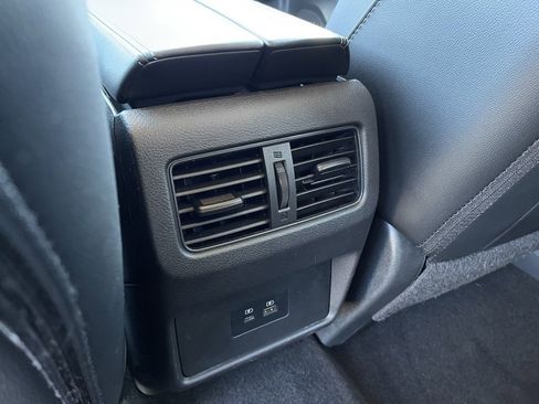 Used 2023 Nissan Rogue SL image 28