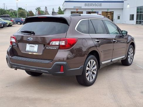 Used 2019 Subaru Outback 2.5i Touring w/ Popular Package #3A AWD/4WD image 4