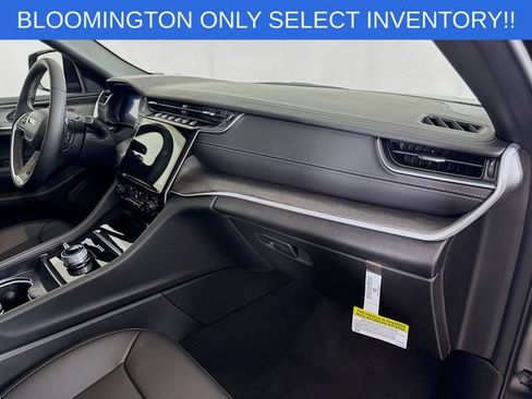 New 2025 Jeep Grand Cherokee L Limited w/ Luxury Tech Group II image 31