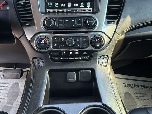 Used 2019 Chevrolet Suburban LT image 16