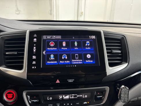 Used 2016 Honda Pilot Touring image 19