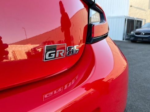 Used 2023 Toyota GR86 Premium w/ ALL Weather Mat Package (TMS) image 32