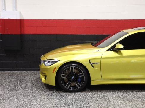 Used 2019 BMW M4 Coupe w/ Executive Package RWD image 22