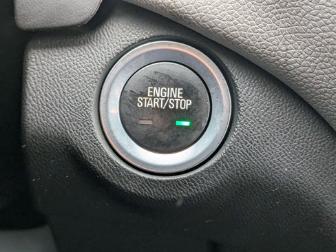 Used 2018 Chevrolet Equinox LT image 19