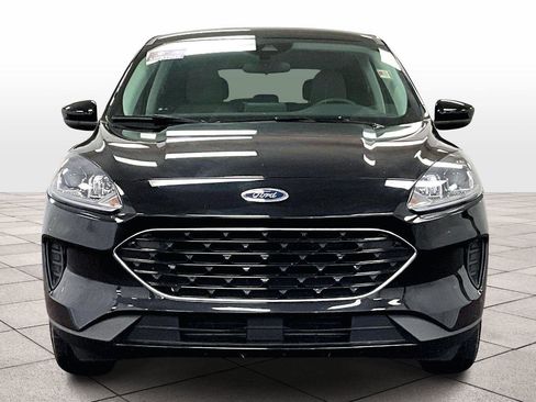 Used 2022 Ford Escape SE w/ SE Sport Appearance Package image 3