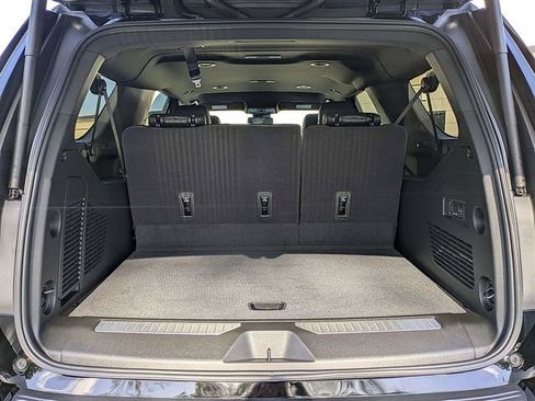 Used 2025 GMC Yukon XL Denali AWD/4WD image 12