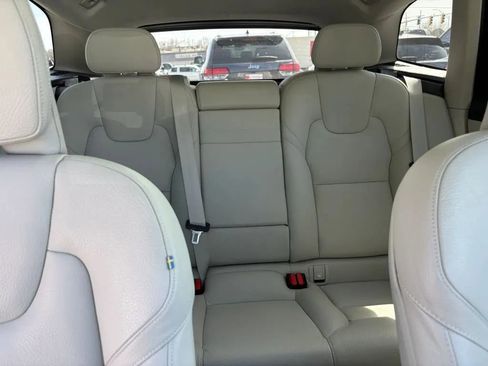 Used 2022 Volvo XC60 B5 Momentum w/ Advanced Package AWD/4WD image 20