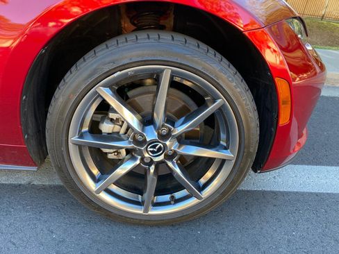 Used 2021 MAZDA MX-5 Miata RF Grand Touring image 12