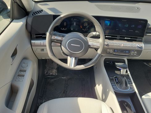 Used 2025 Hyundai Kona SEL FWD image 16