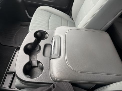 Used 2019 RAM 1500 Express image 31