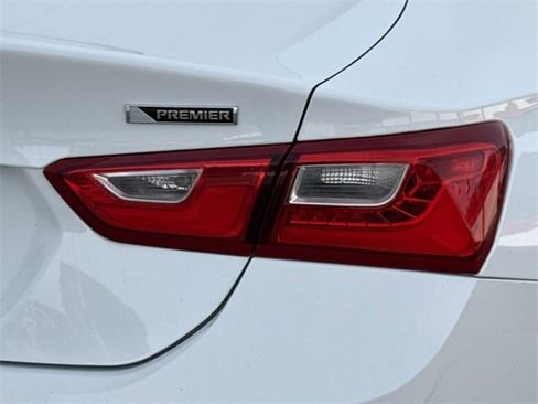 Used 2018 Chevrolet Malibu Premier image 7