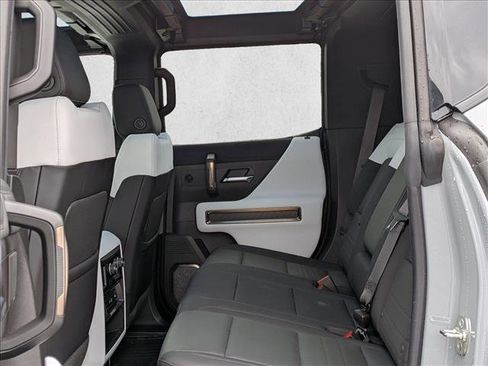 New 2025 GMC Hummer EV 3X w/ LPO, Roof Cross Rail Package AWD/4WD image 16