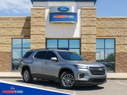 Used 2023 Chevrolet Traverse LT FWD image 1