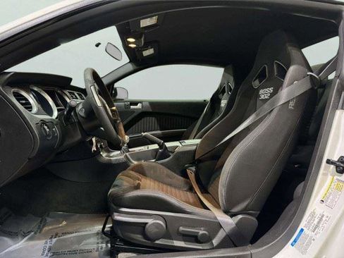 Used 2013 Ford Mustang Boss 302 w/ Boss 302 Accessory Pkg RWD image 33