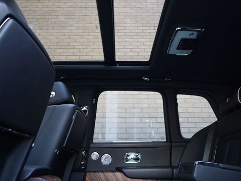 Used 2019 Rolls-Royce Cullinan AWD/4WD image 25