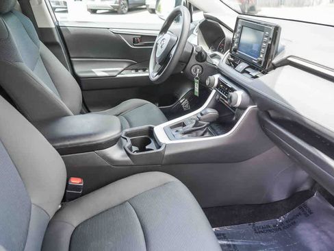 Used 2021 Toyota RAV4 LE w/ Carpet Mat Package (TMS) FWD image 23