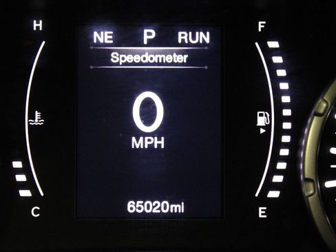 Used 2020 Jeep Renegade Latitude w/ Cold Weather Group image 10