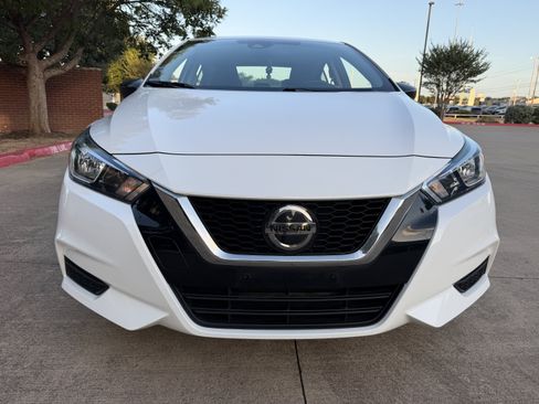 Used 2022 Nissan Versa S FWD image 2