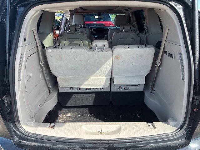 Used 2020 Chrysler Pacifica Limited FWD image 28