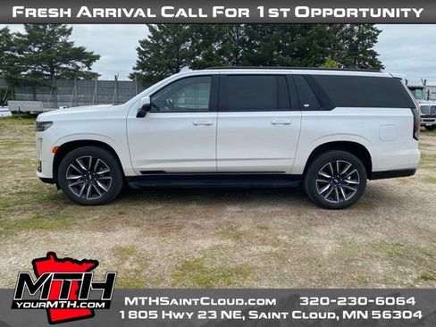 Used 2021 Cadillac Escalade ESV Sport w/ Heavy-Duty Trailer Package AWD/4WD image 5