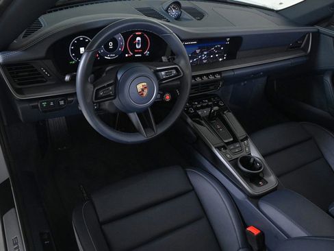 Used 2025 Porsche 911 Carrera image 4